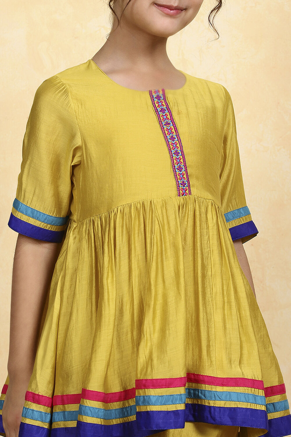 Green Polyester Blend Solid Gathered Suit Set image number 1