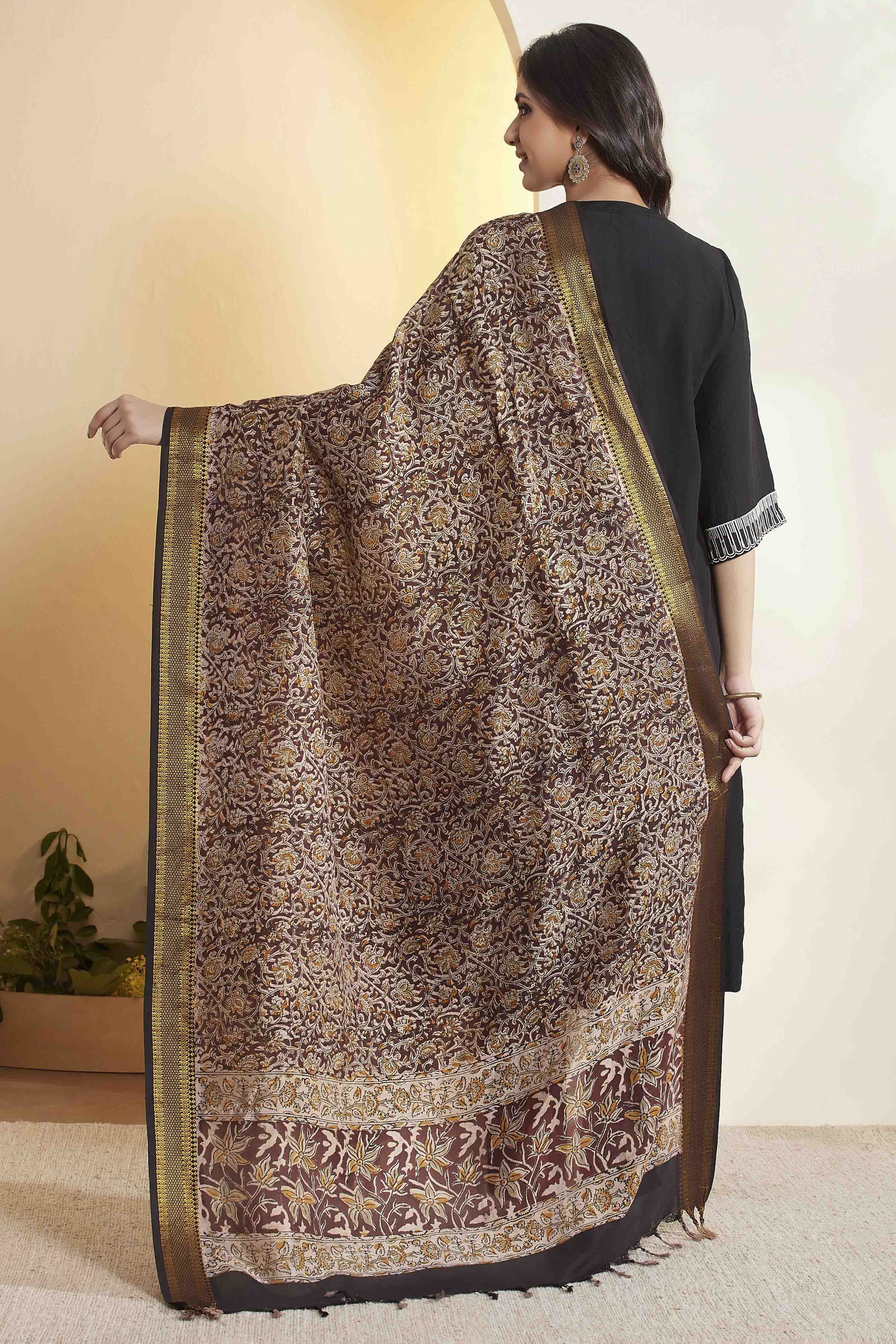 Maroon Chennur Silk Floral Printed Dupatta image number 5