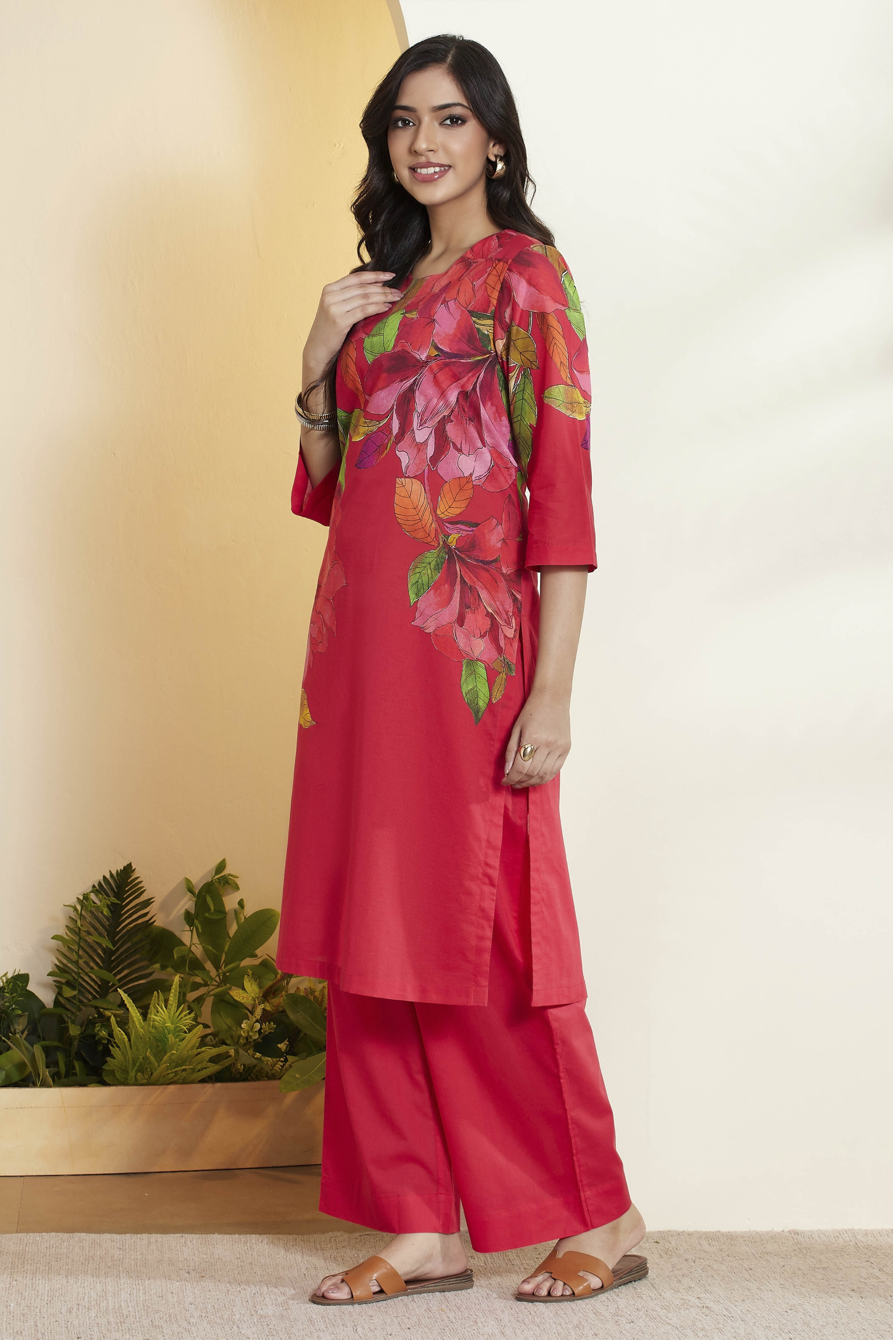 Berry Red Cotton Straight Kurta Pants Set image number 4
