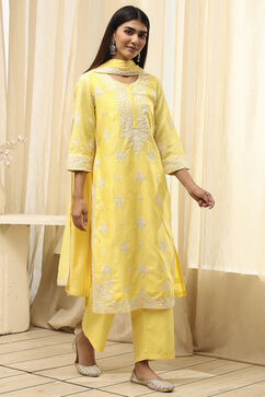 Yellow Cotton Silk Embroidered Straight Suit Set image number 4