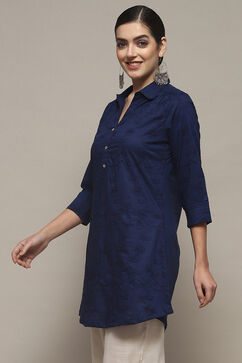 Indigo Cotton Embroidered Straight Short Kurta image number 2