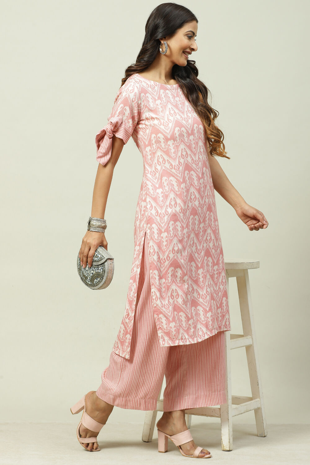 Dull Rose Rayon Straight Fusion Printed Kurta Set image number 6