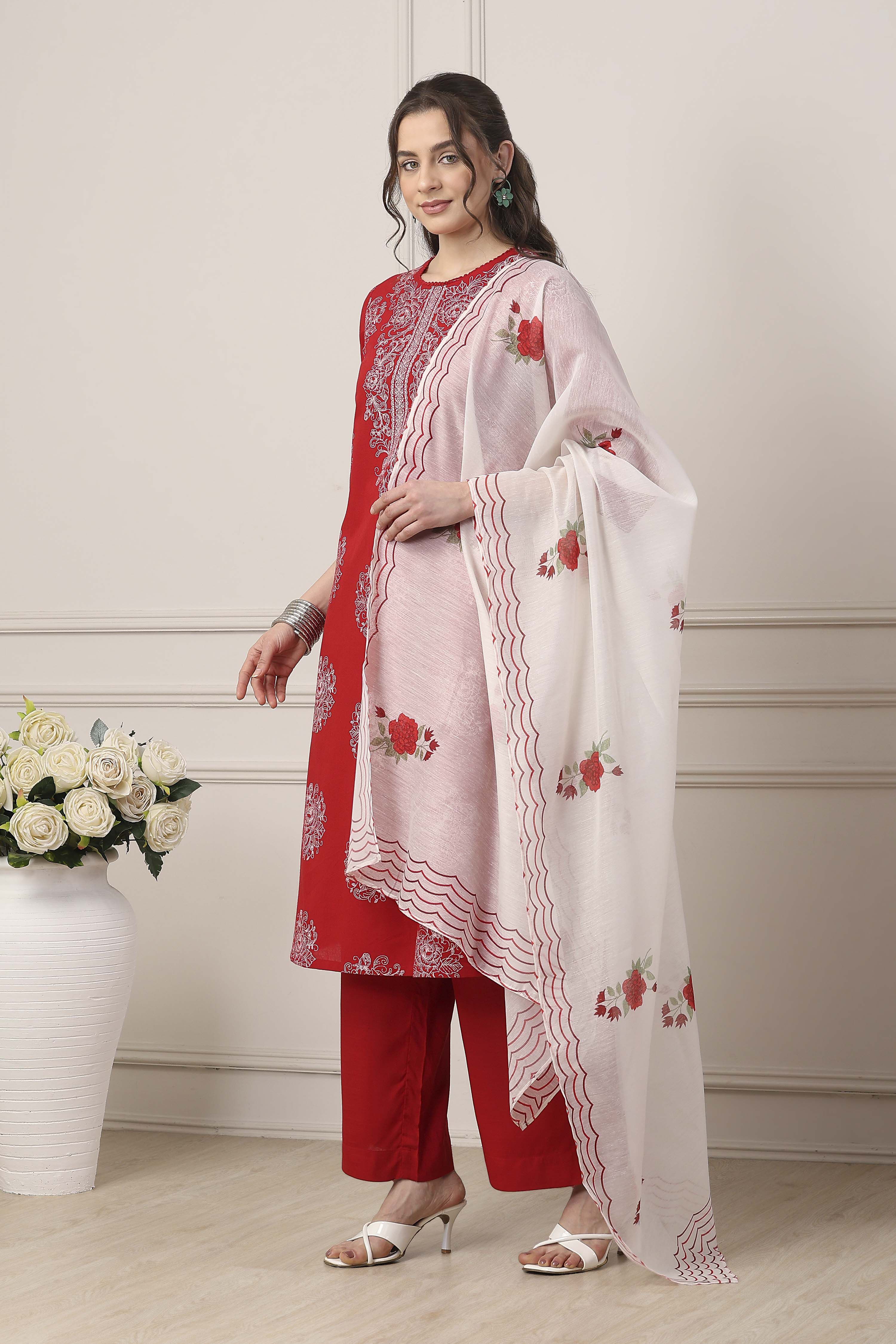 Red Cotton Floral Motifs Straight Suit Set image number 3
