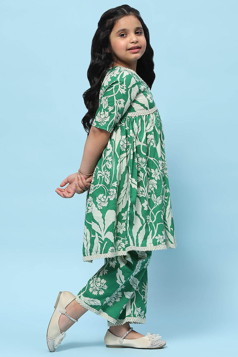 Green Cotton Floral Gathered Kurta and Palazzo Set image number 6