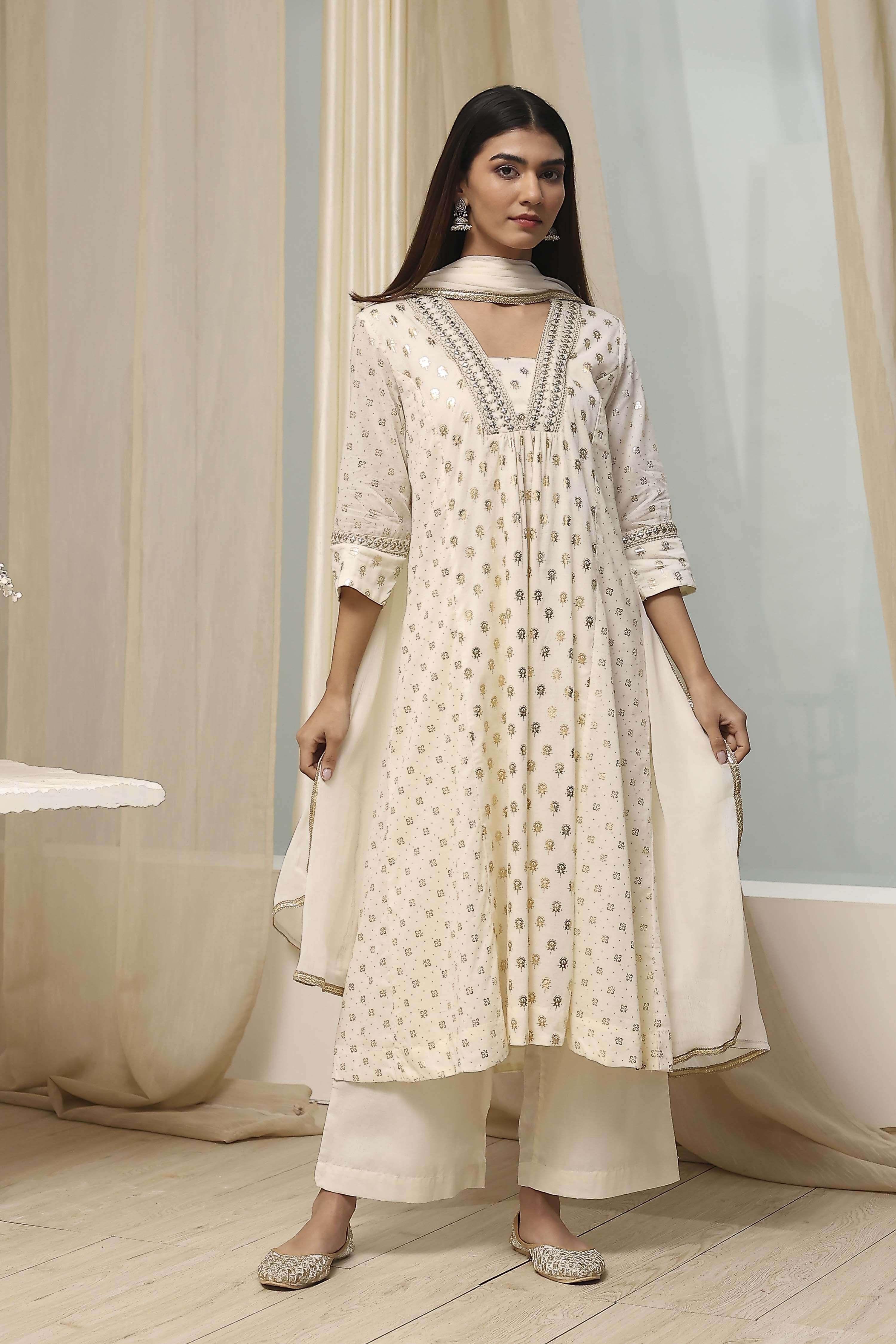 Fuchsia Cotton Printed Gathered Suit Set image number 6