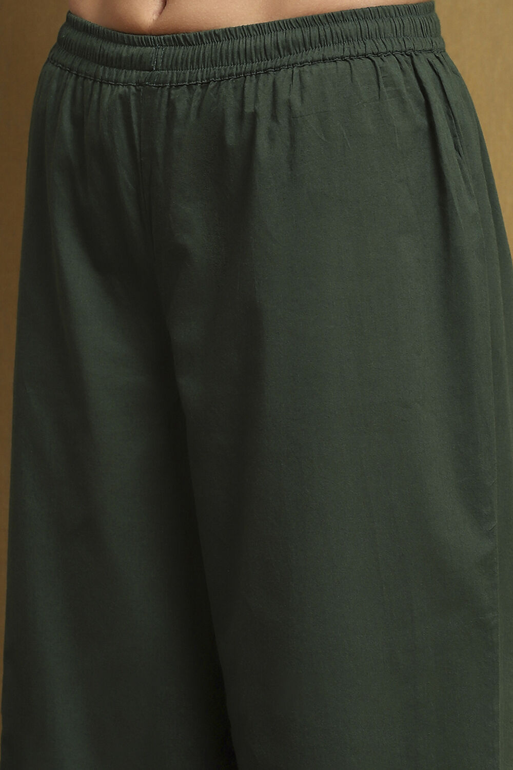 Dark Green Cotton Solid A-Line Suit Set image number 2