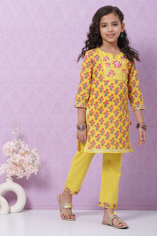 Yellow Cotton Straight Printed Kurta Set image number 2