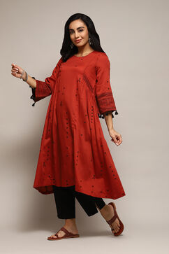 Burnt Orange Poly Cotton Flared Yarndyed Kurta image number 2