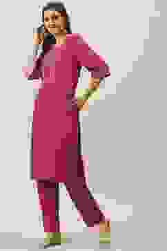 Fuschia Solid LIVA Straight Kurta Slim Pant Suit Set image number 3