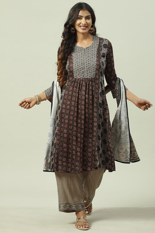 Maroon and Green Viscose Flared Kurta Palazzo Suit Set image number 0