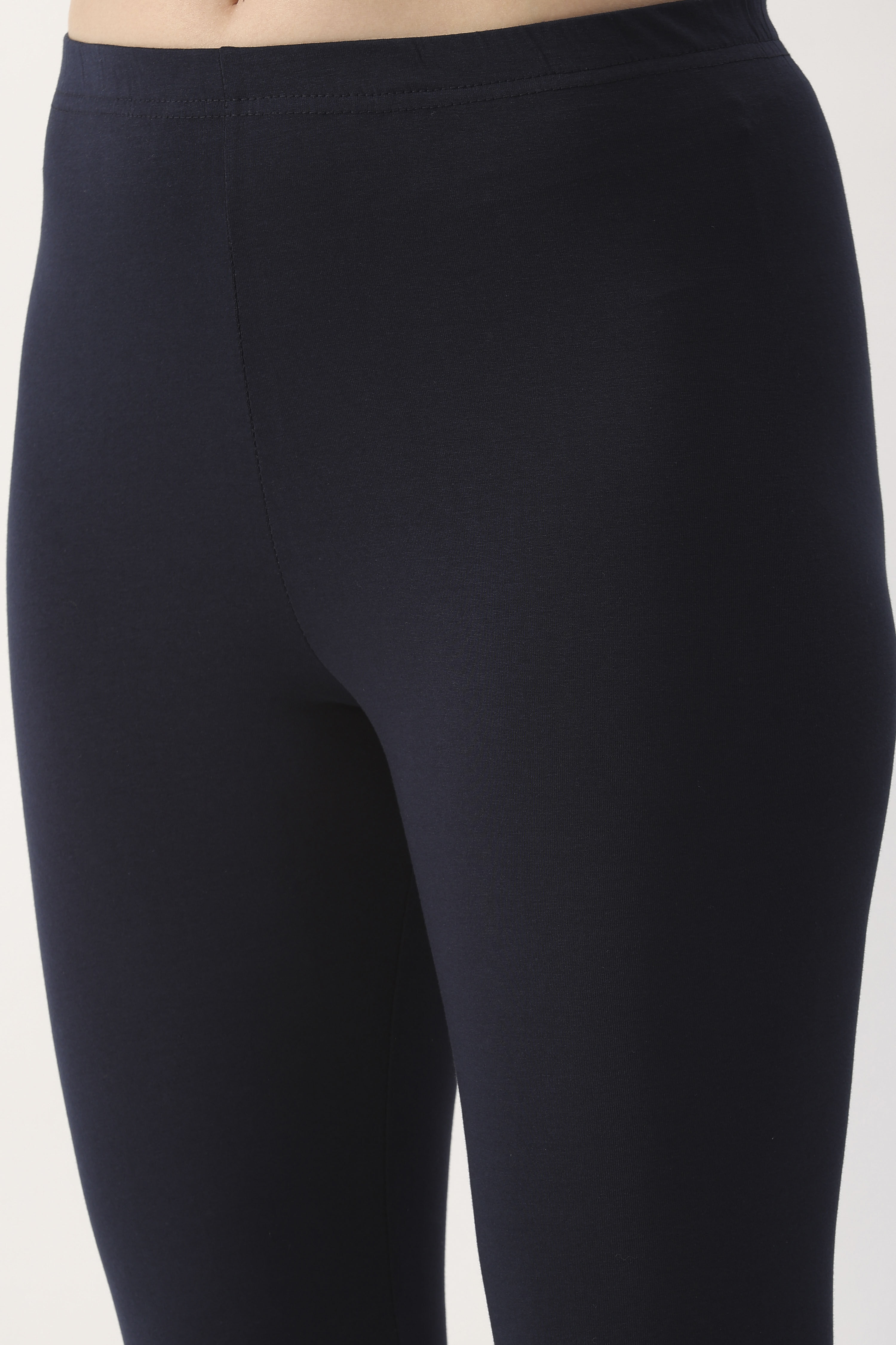 Maroon Cotton Lycra Solid Fitted Cropped Leggings image number 1