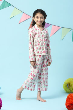 Off White & Pink Cotton Printed Sleepwear image number 5