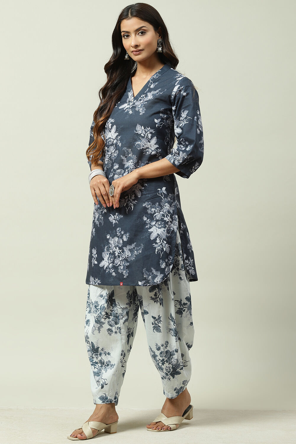 Red Cotton Straight Kurta Set image number 3