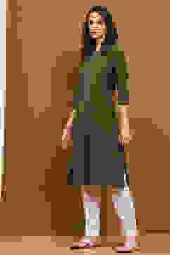 Green Cotton Blend Solid Regular Fit Straight Kurta image number 2