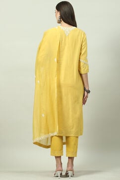 Yellow Cotton Blend Straight Kurta Slim Pants Suit Set image number 4