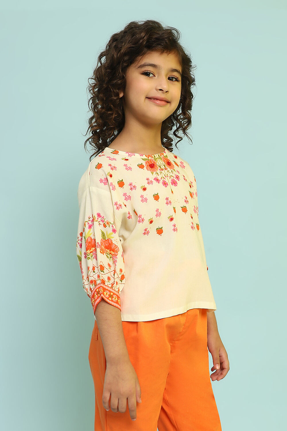 Off-White Floral Printed Top image number 4