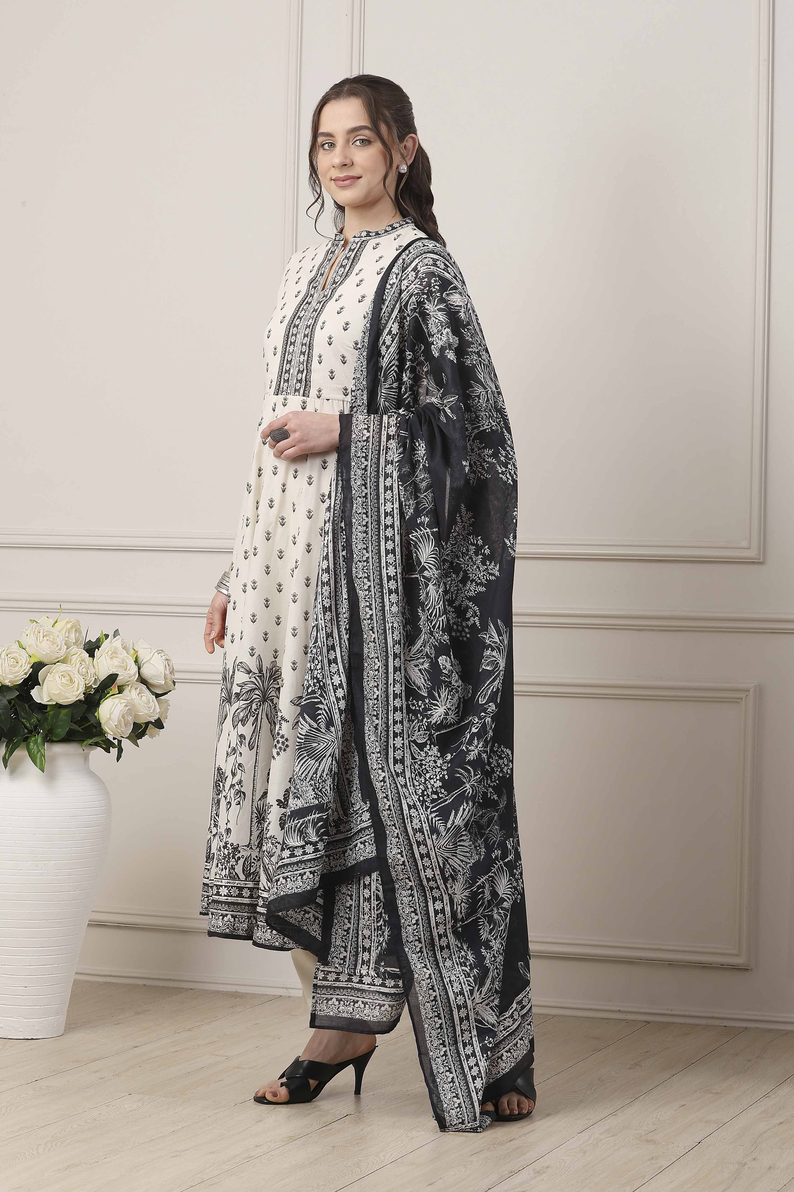 White Cotton Anarkali Suit Set image number 3