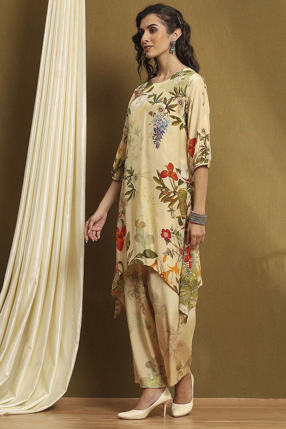 Green Modal Floral Printed Asymmetric Kurta Set image number 3