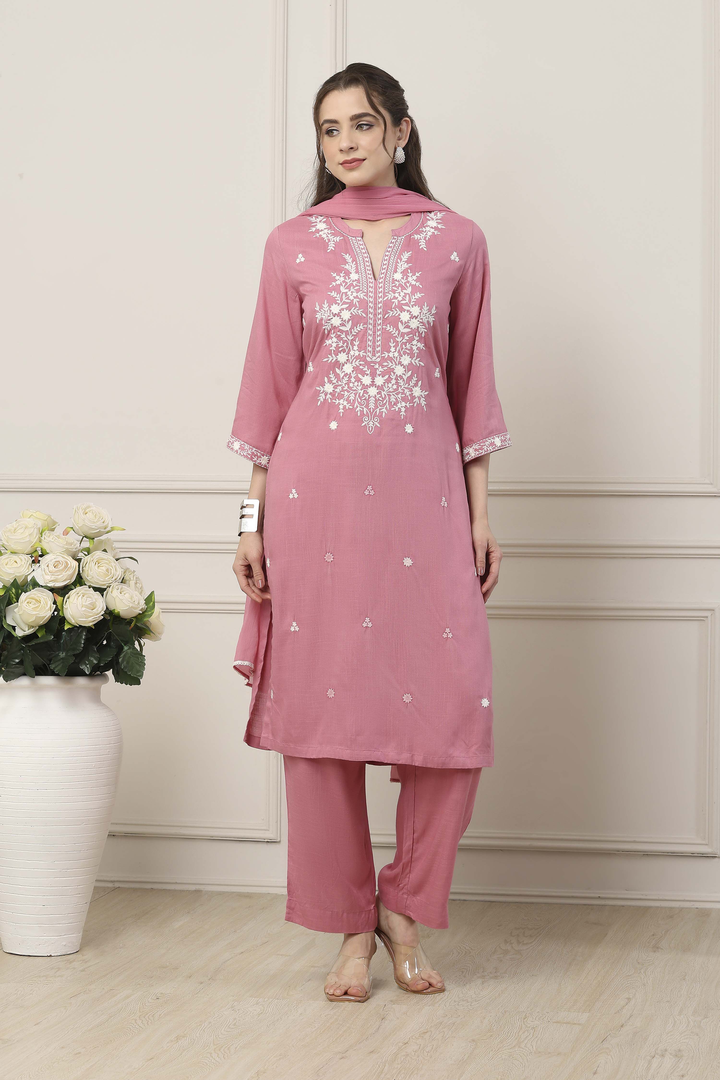 Green Yoke Embroidered Straight Suit Set image number 0