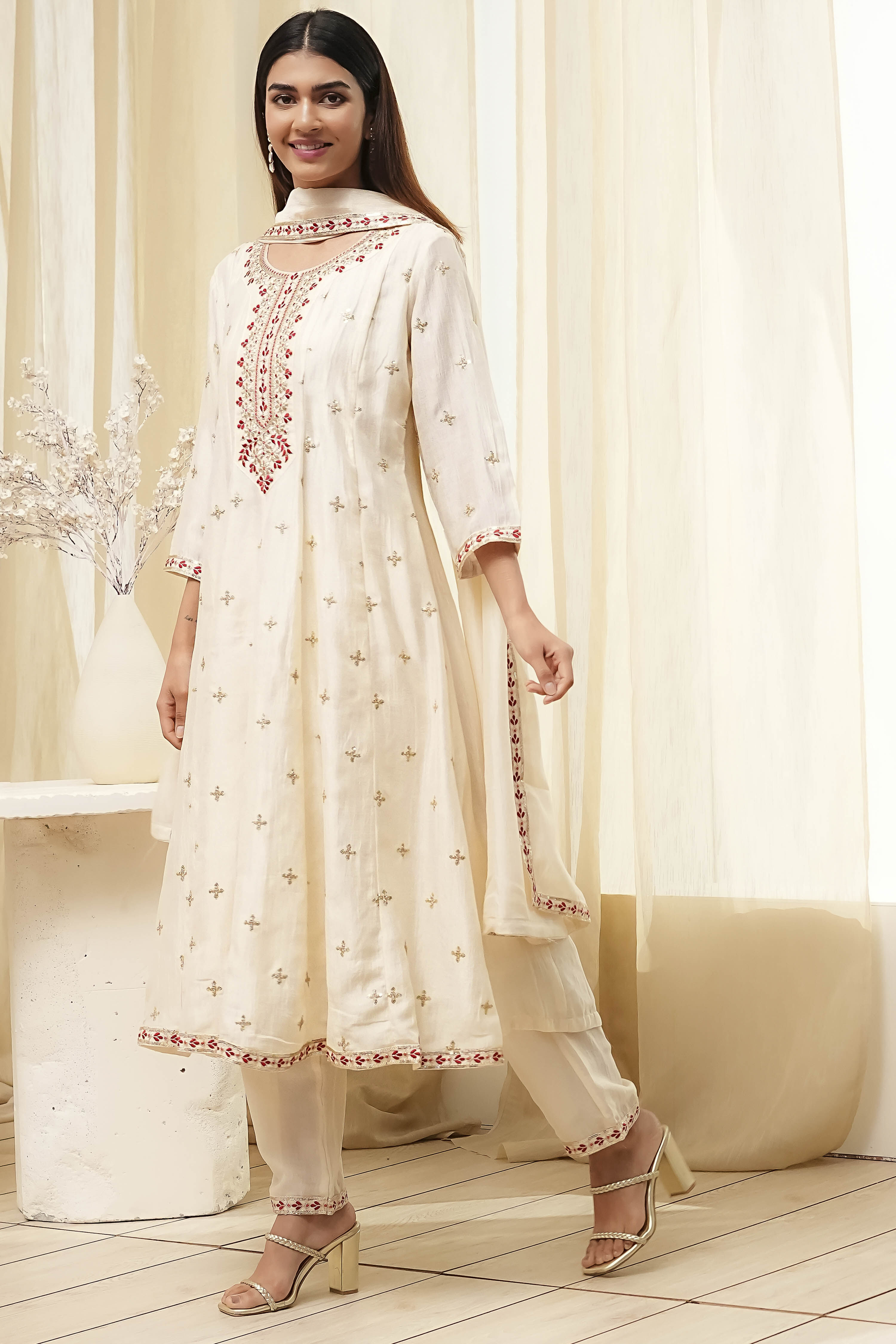 Off White Art Silk Straight Suit Set image number 3