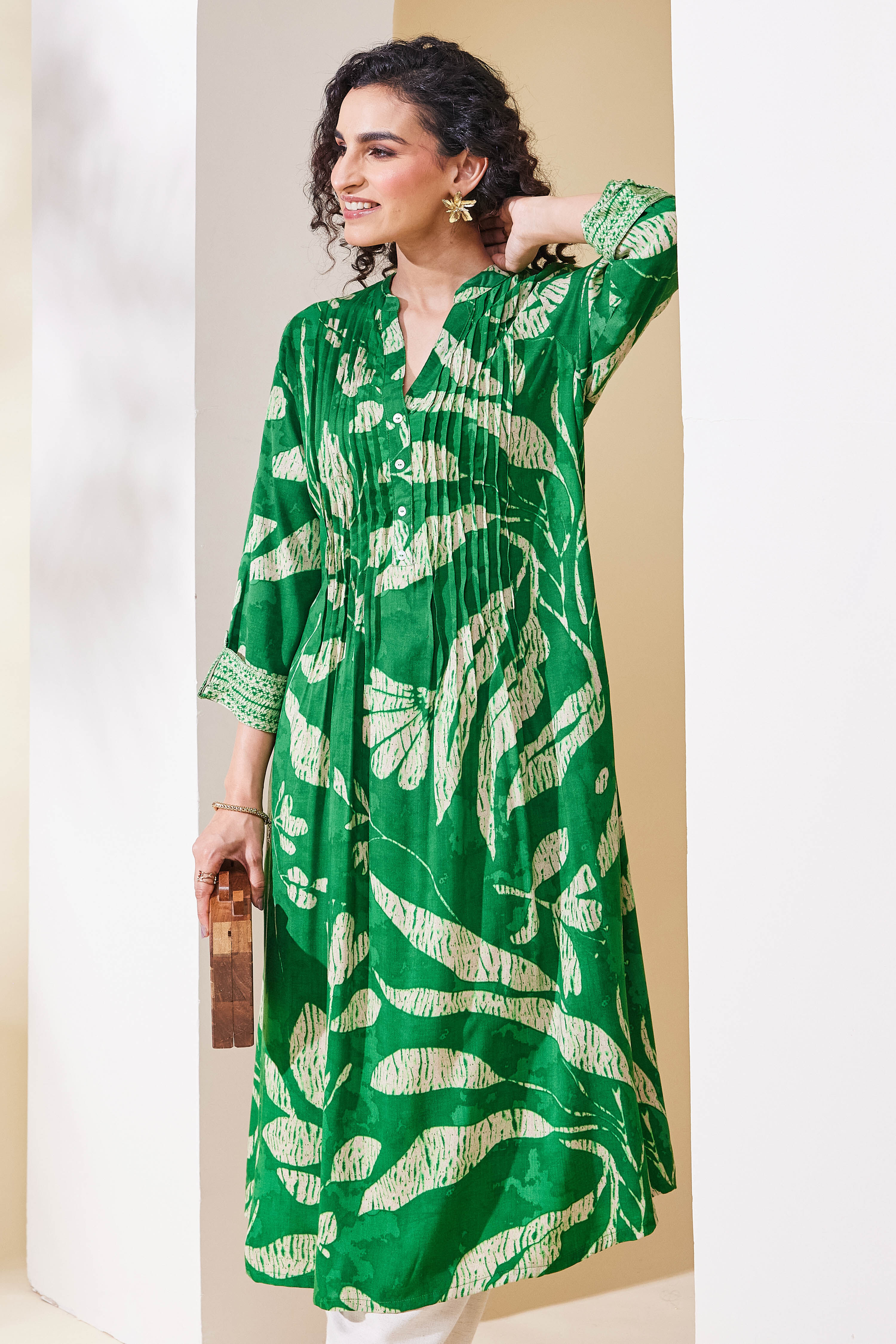 Green Viscose Rayon A Line Dress image number 6