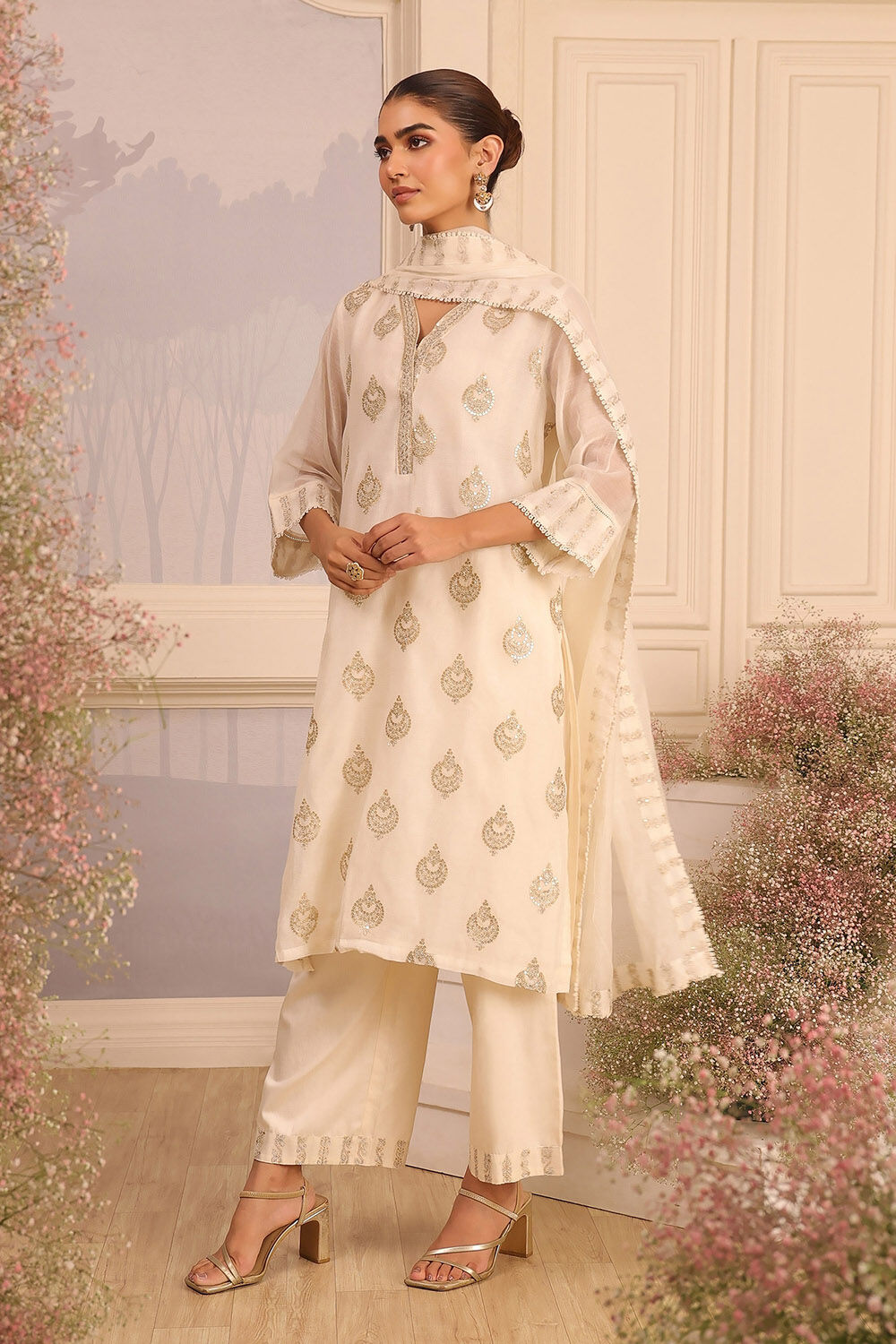 Off-White Chanderi Embroidered Straight Suit Set image number 3