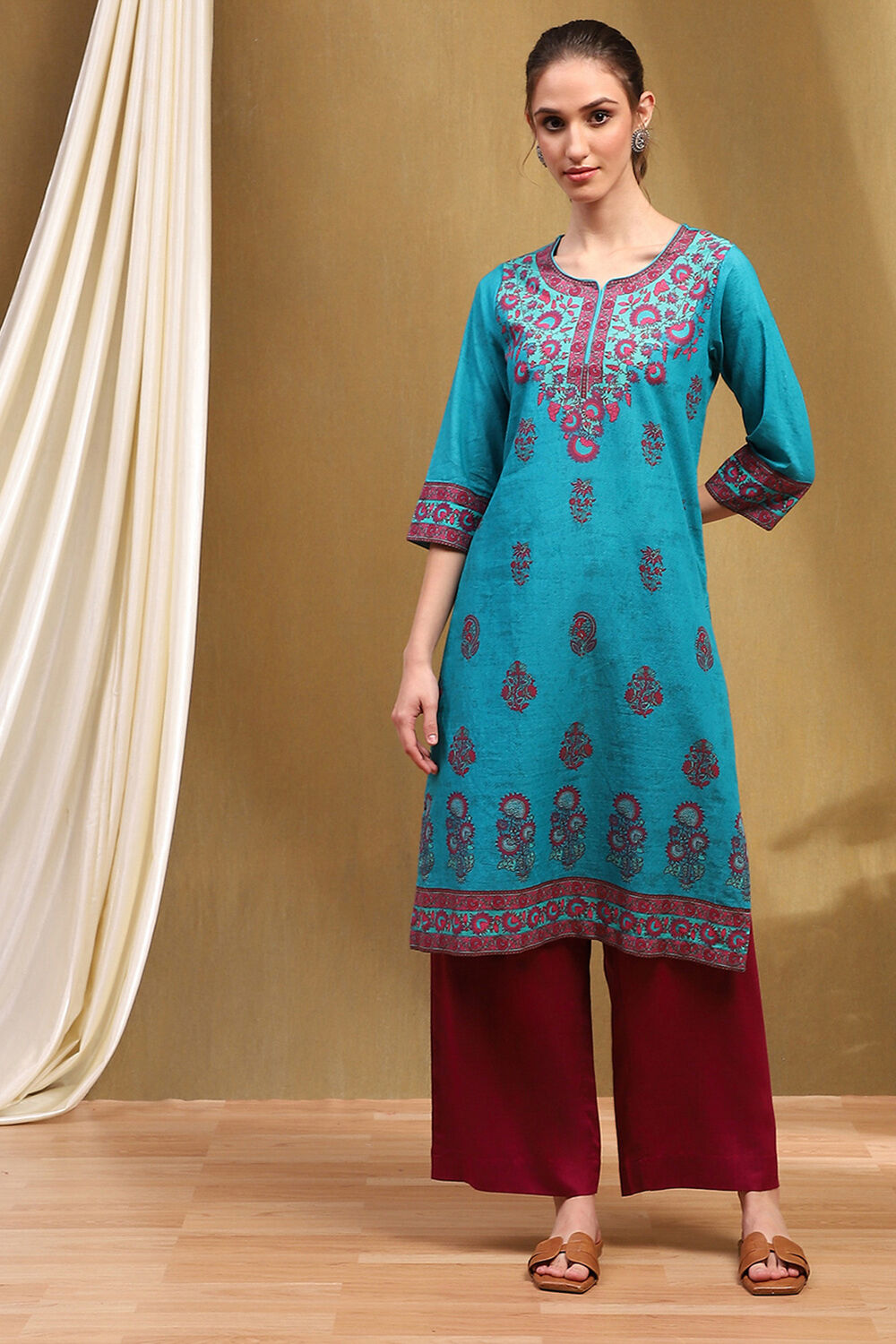 Red Cotton Printed Straight Kurta image number 5