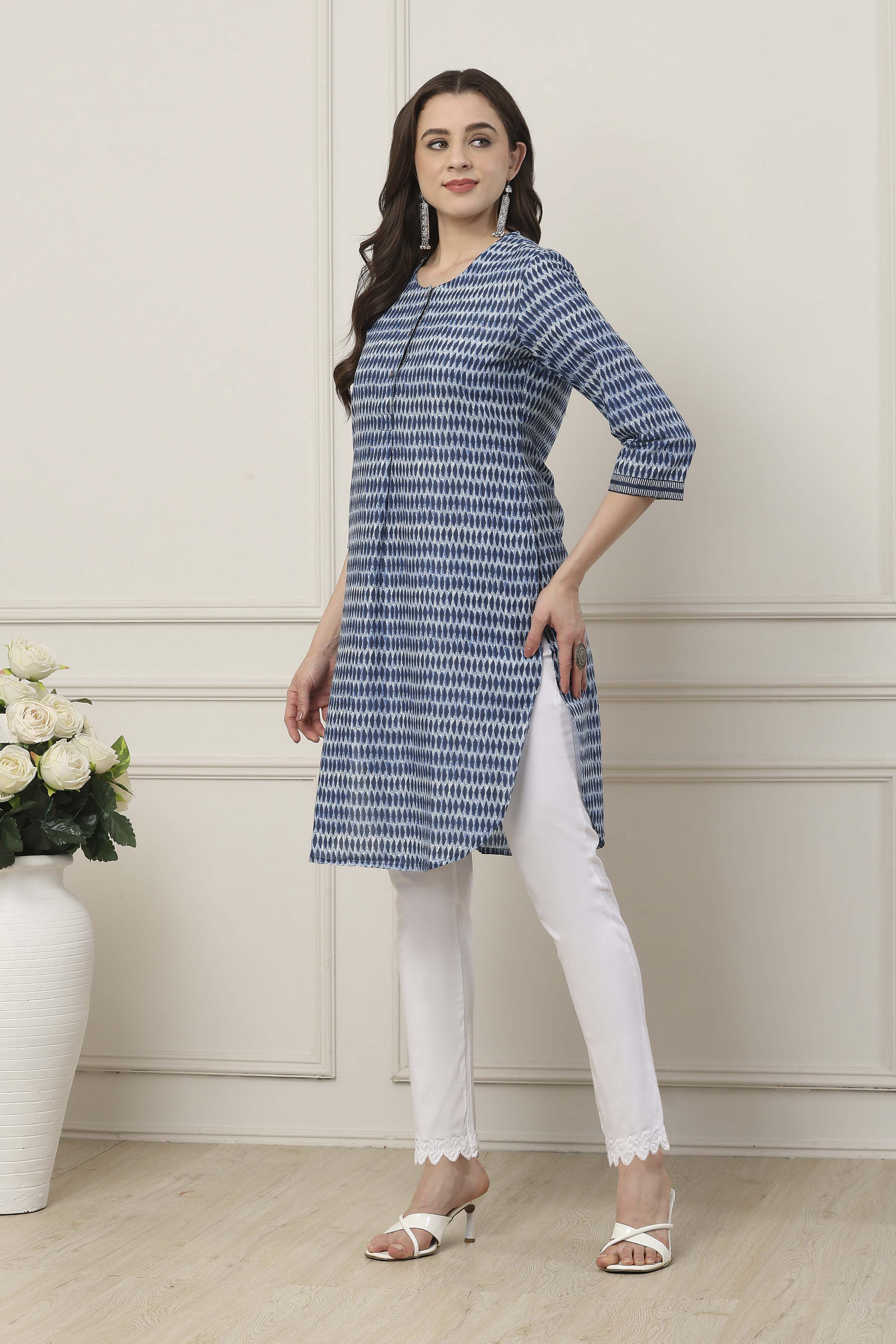 Indigo Blue Geometric Printed Straight Kurta image number 2