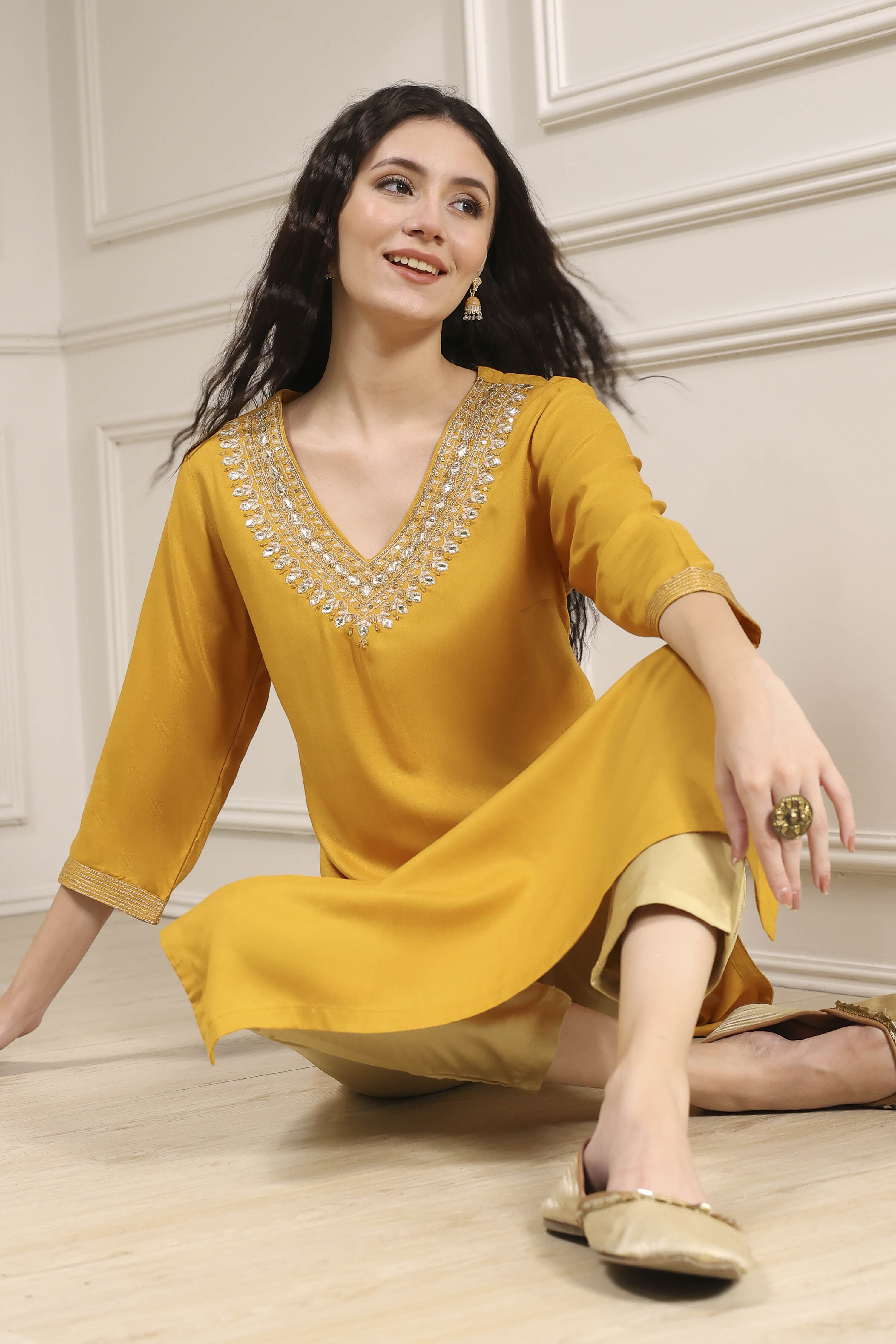 Yellow Solid Straight Kurta image number 6