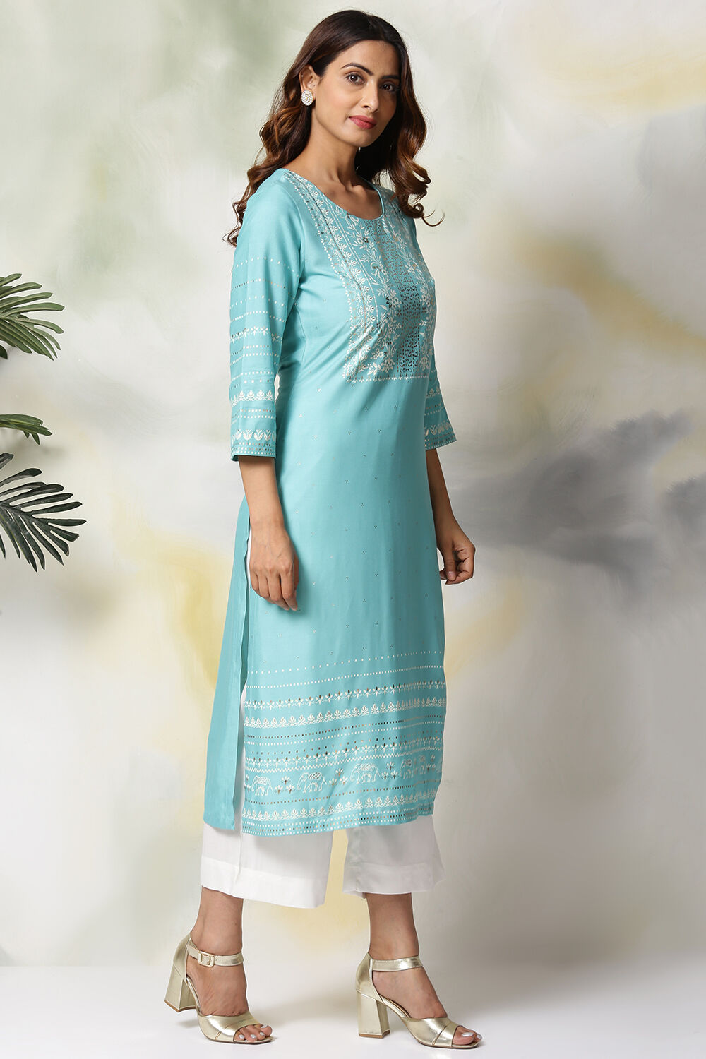 Green Rayon Straight Kurta Pants Set image number 4