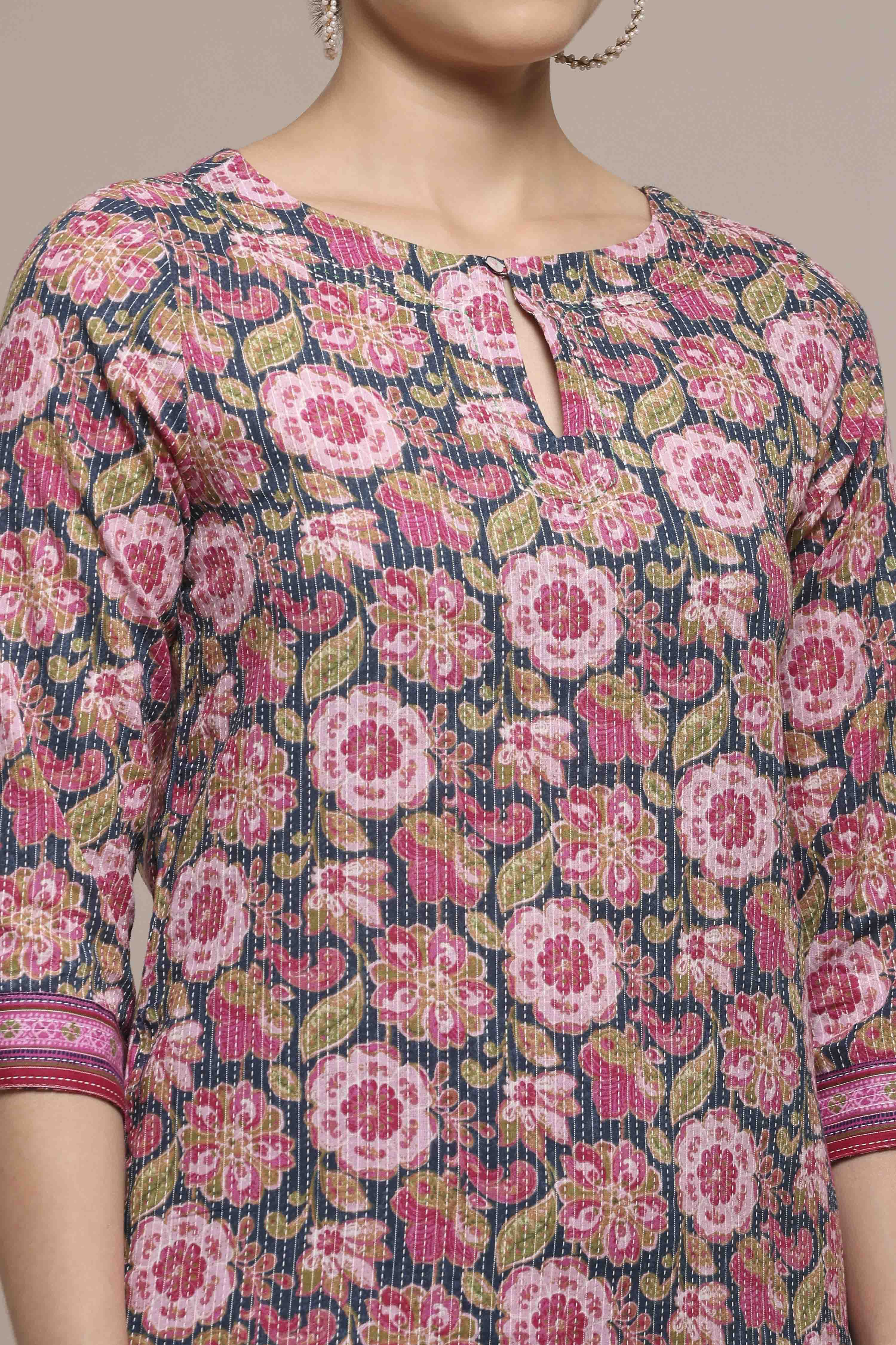 Pink Cotton Floral Printed Straight Kurta image number 1