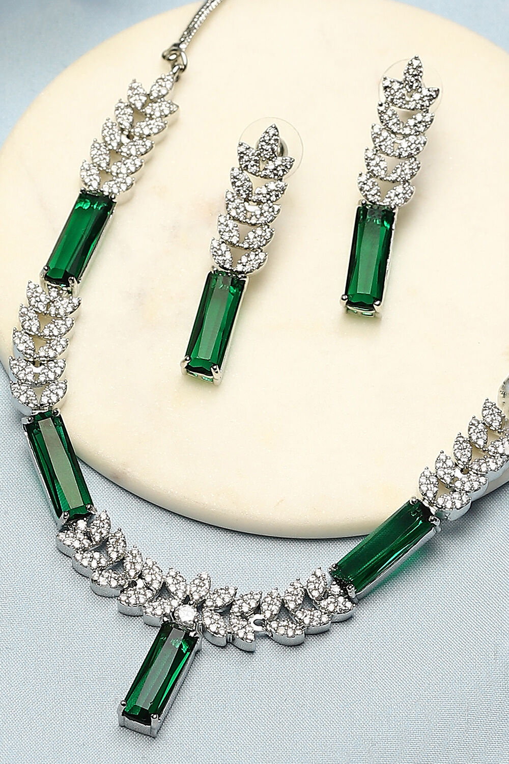 Emerald Green Brass Necklace Set image number 4