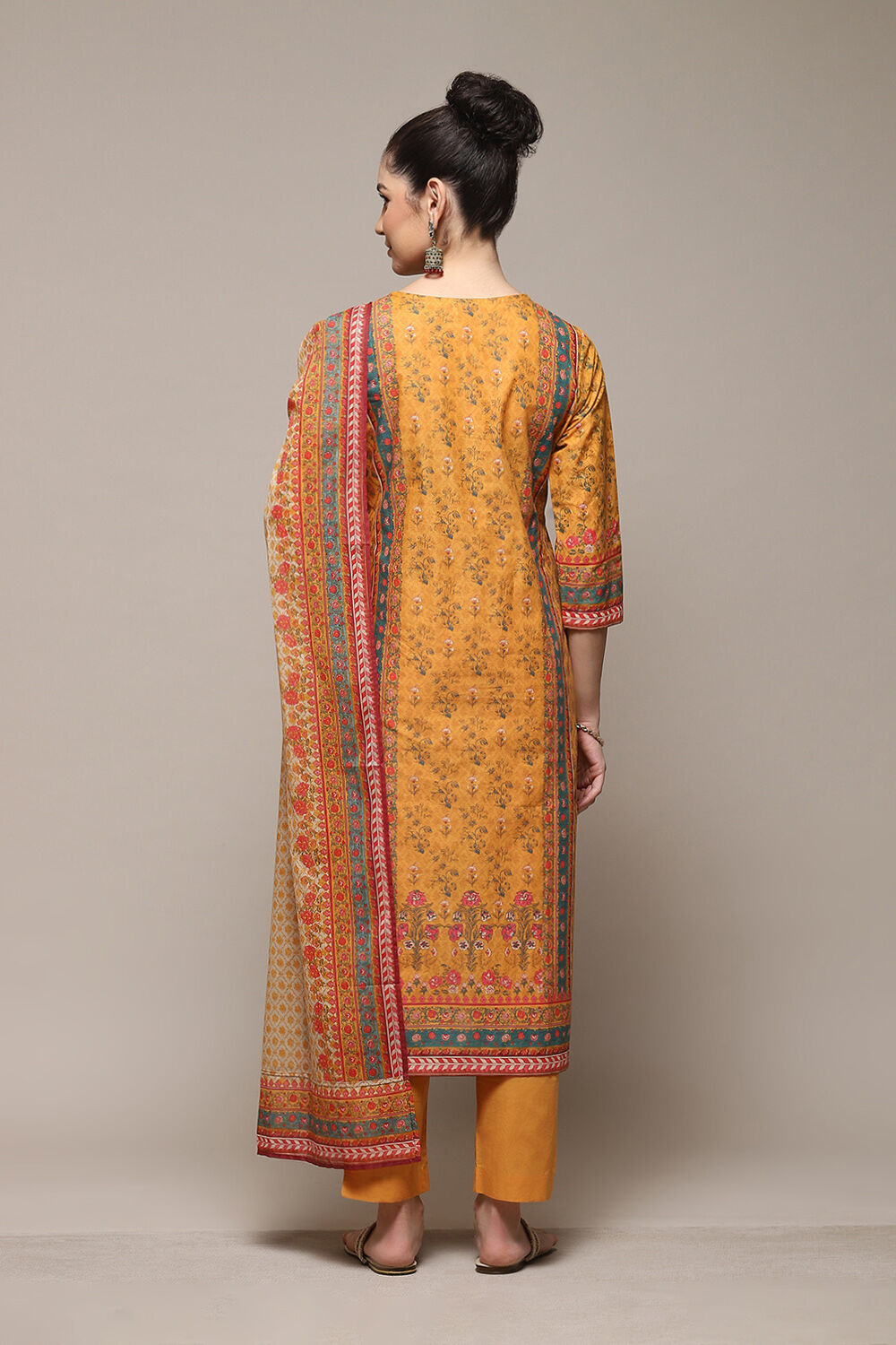 Mustard Pure Cotton Printed Kurta & Pants Suit Set image number 4