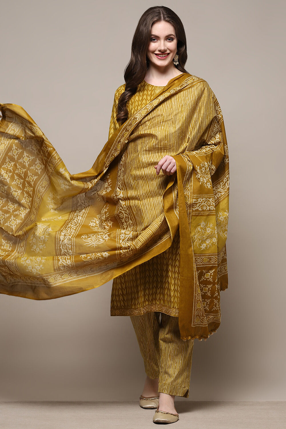 Green Cotton Screen Printed Unstitched Suit Set image number 8