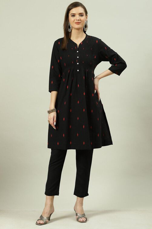 Black Printed Cotton Straight Kurta Slim Pant Suit Set image number 0