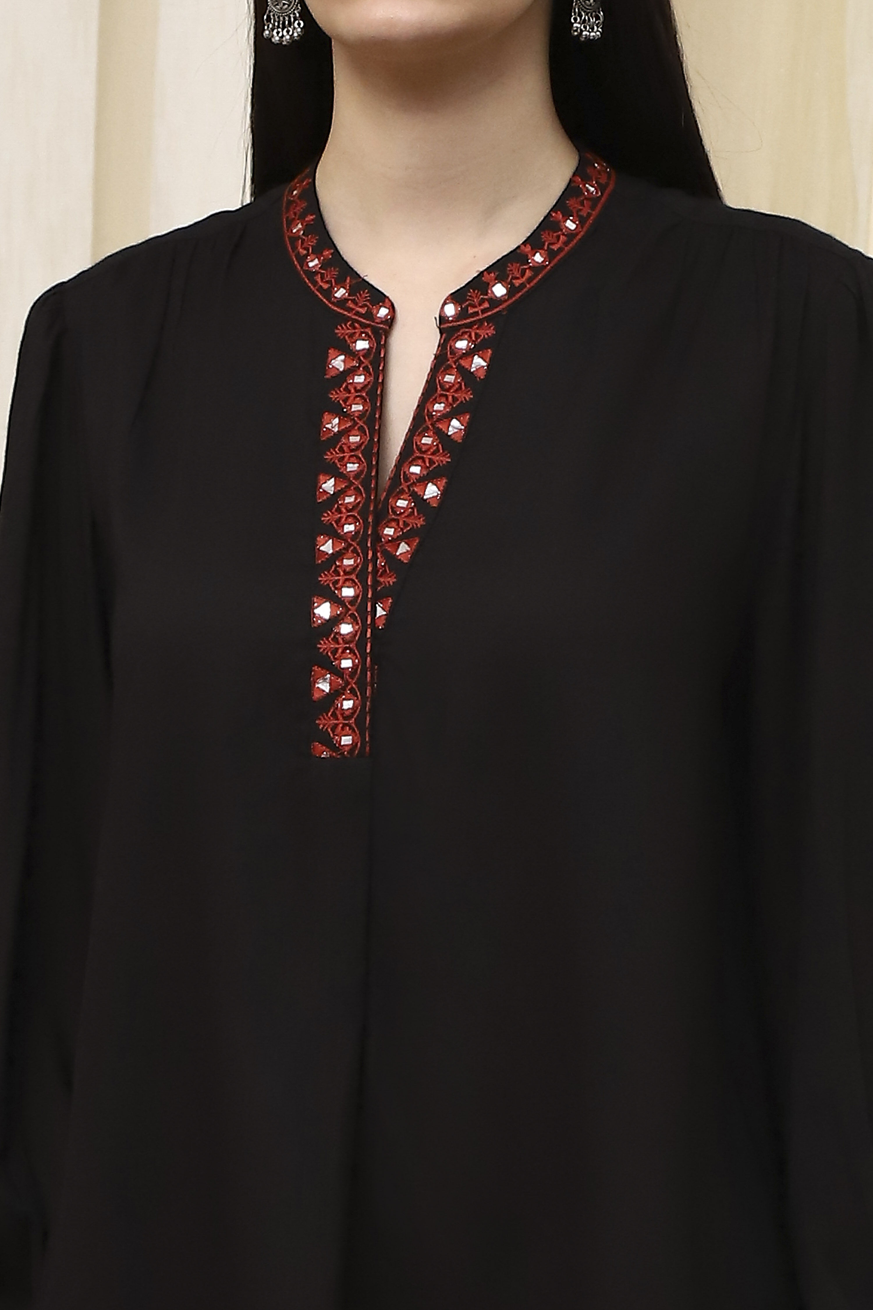 Black Solid Straight Top image number 1