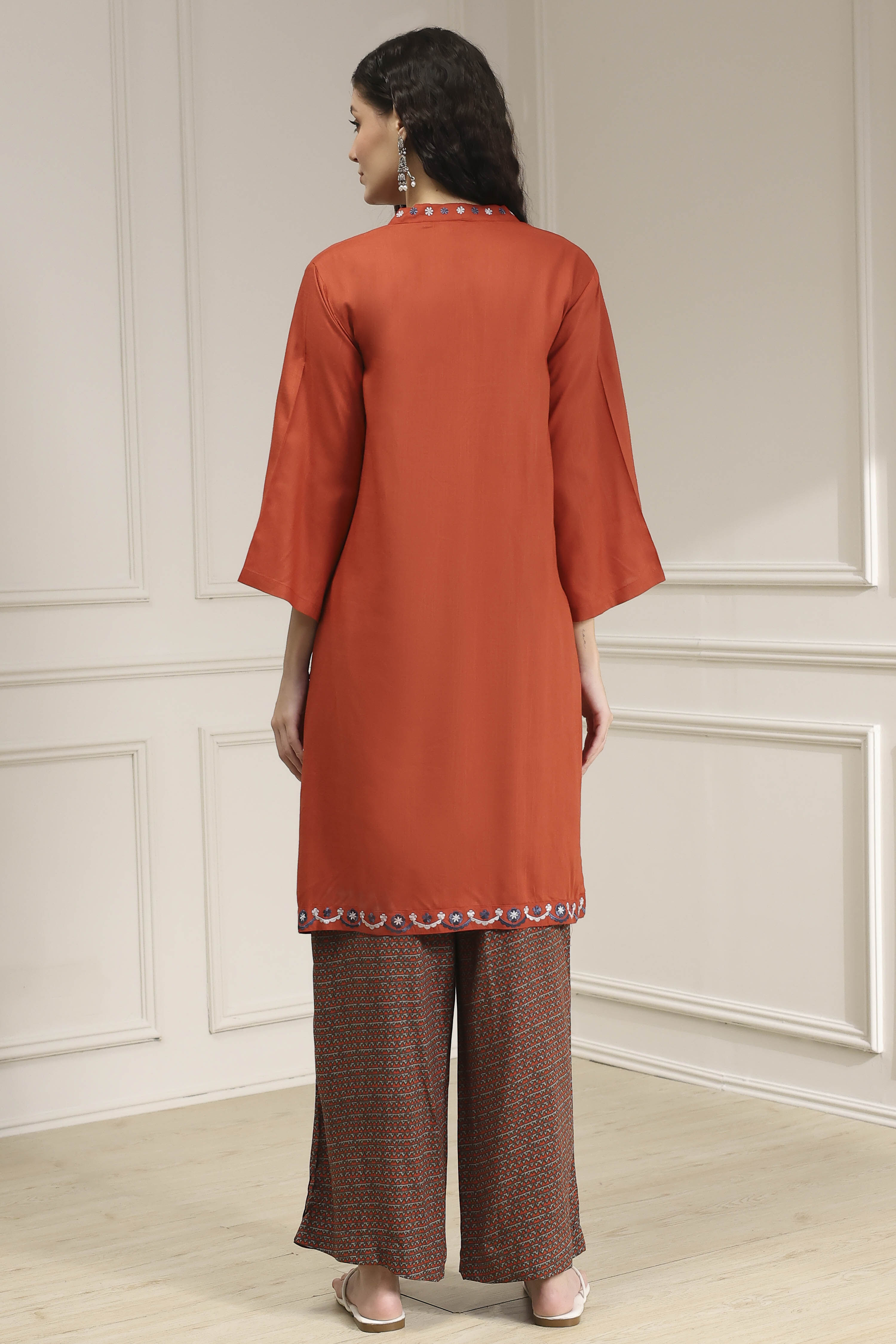 Orange Solid Straight Suit Set image number 4