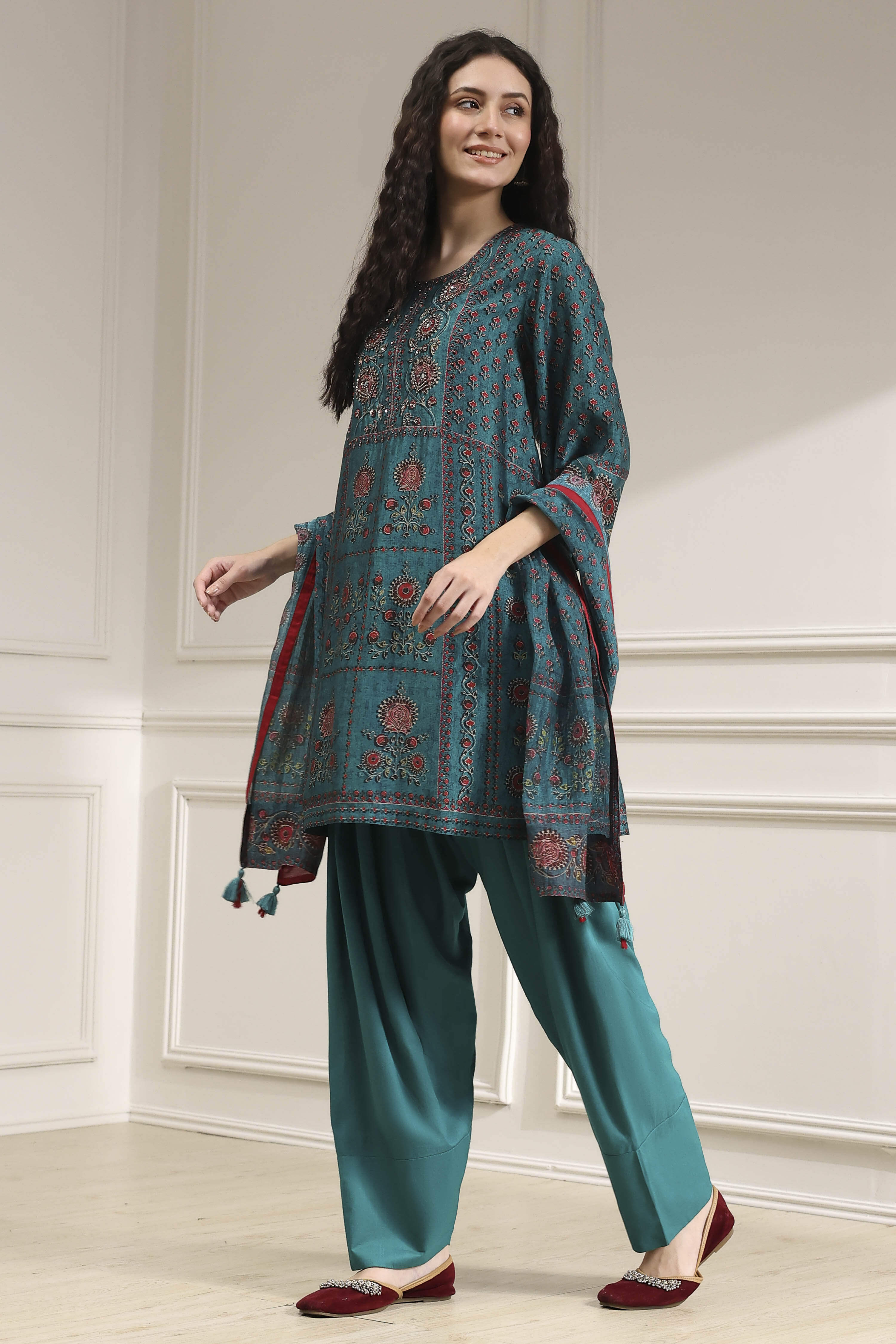 Brown Printed Straight Suit Set image number 3