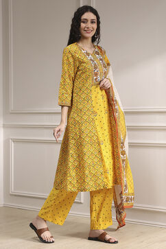 Yellow Cotton Printed A-Line Suit Set image number 6