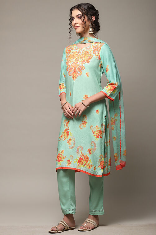 Sea Green Rayon Straight Kurta Regular Pants Suit Set image number 5