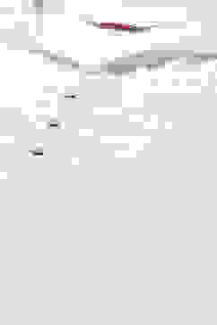 White Cotton Embroidered Straight Short Kurta image number 1