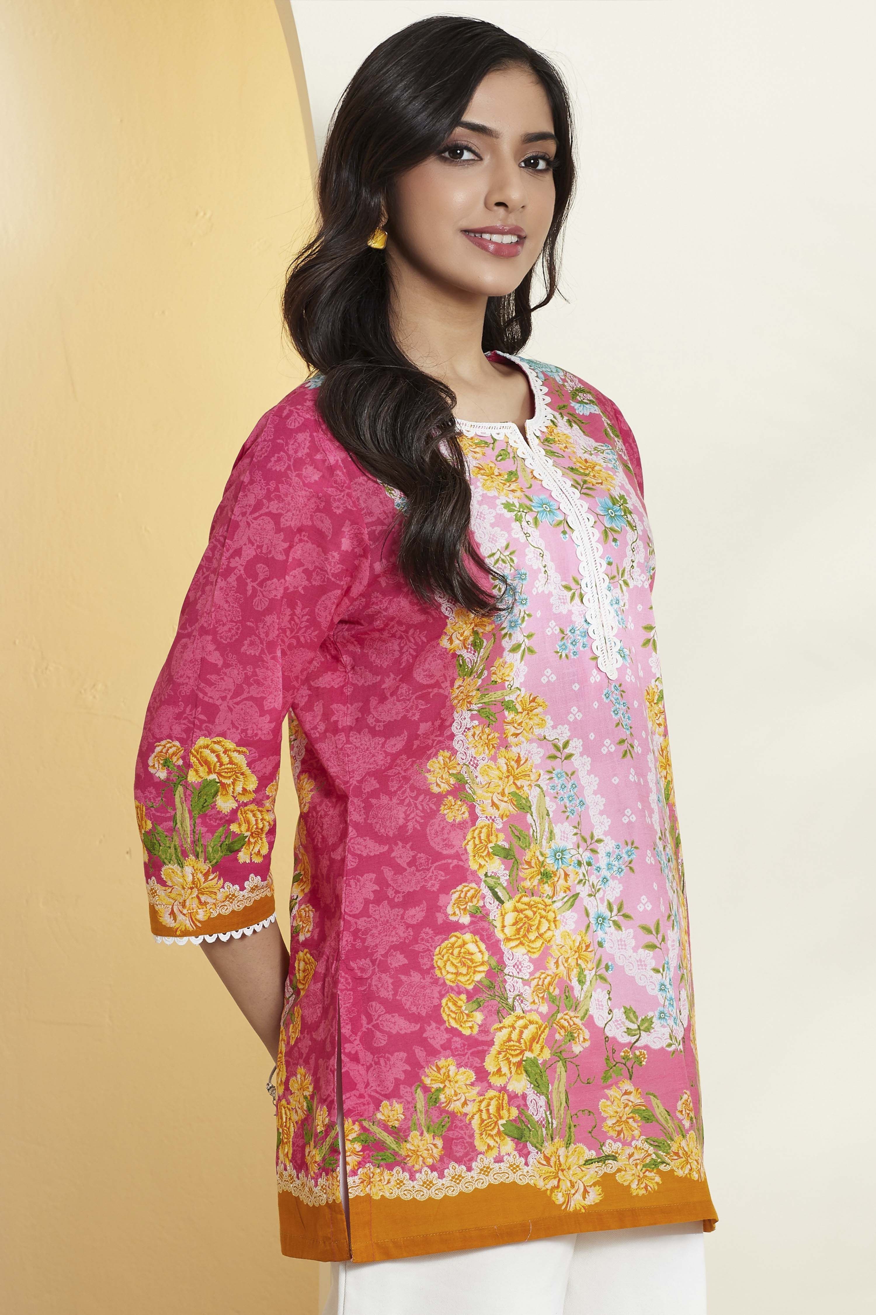 Pink Cotton Floral Printed Straight Kurti image number 4
