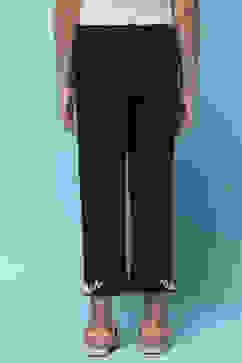 Navy Blue Cotton Lycra Regular Fit Capri image number 5