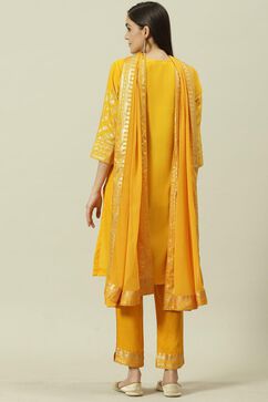 Yellow Printed Straight Kurta Slim Pant Suit Set image number 4