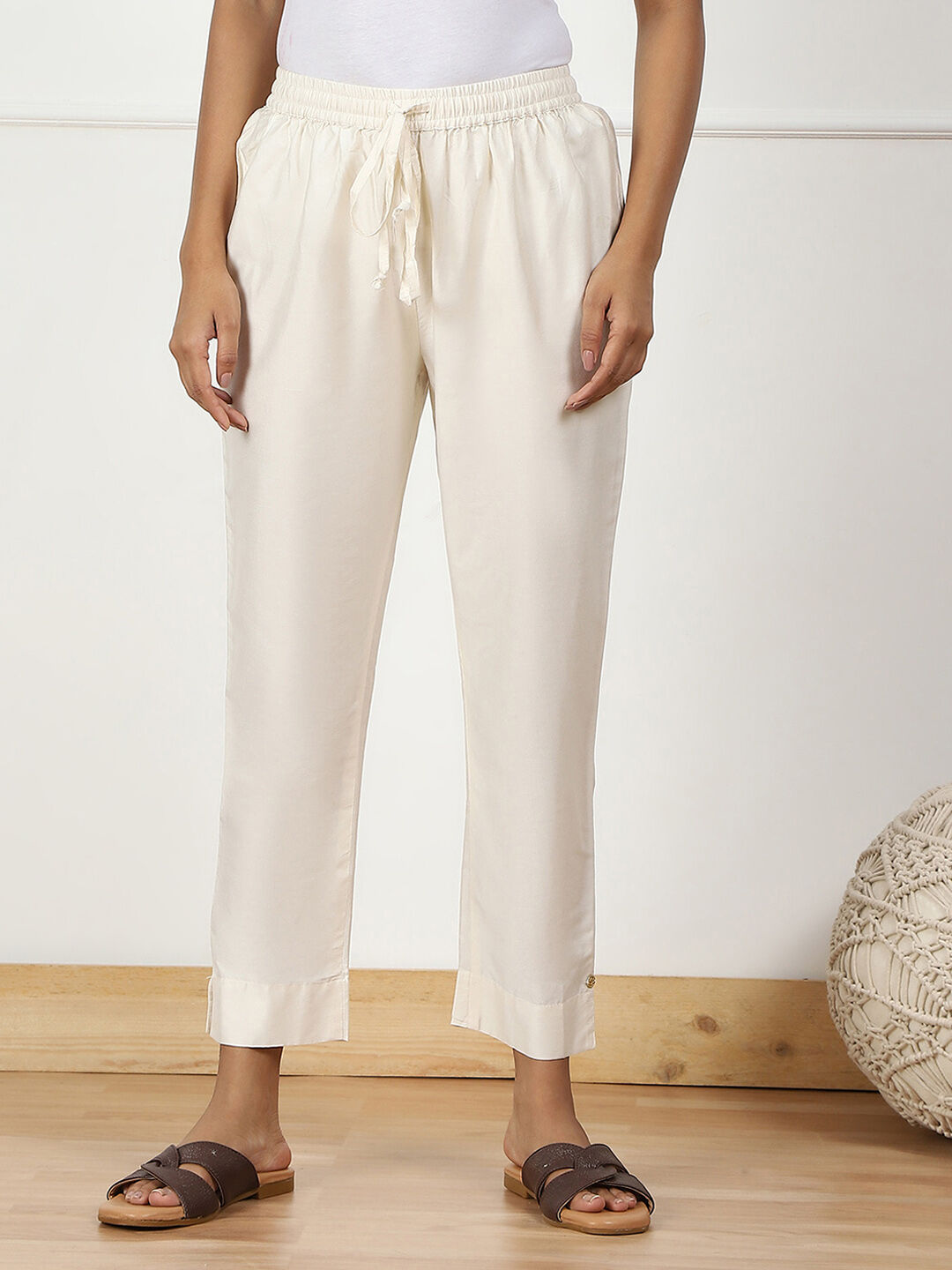 Dark Red Poly Viscose Slim Yarndyed Pants image number 4