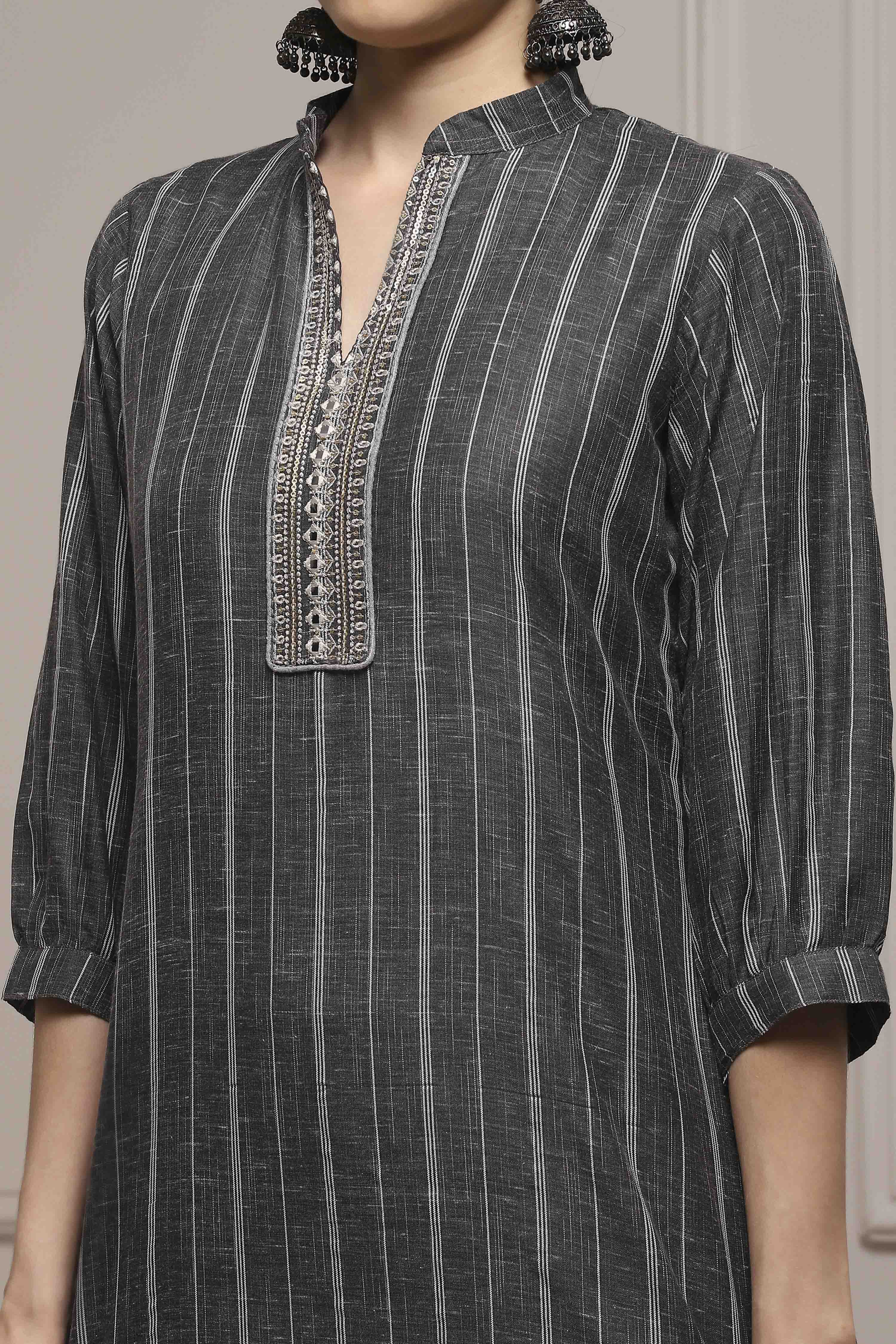 Grey Cotton Blend Woven Unstitched Suit Set image number 2