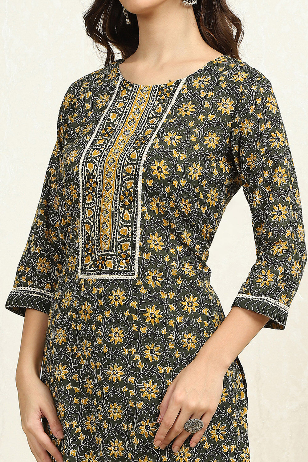 Green Cotton Floral Printed Unstitched Suit Set image number 2