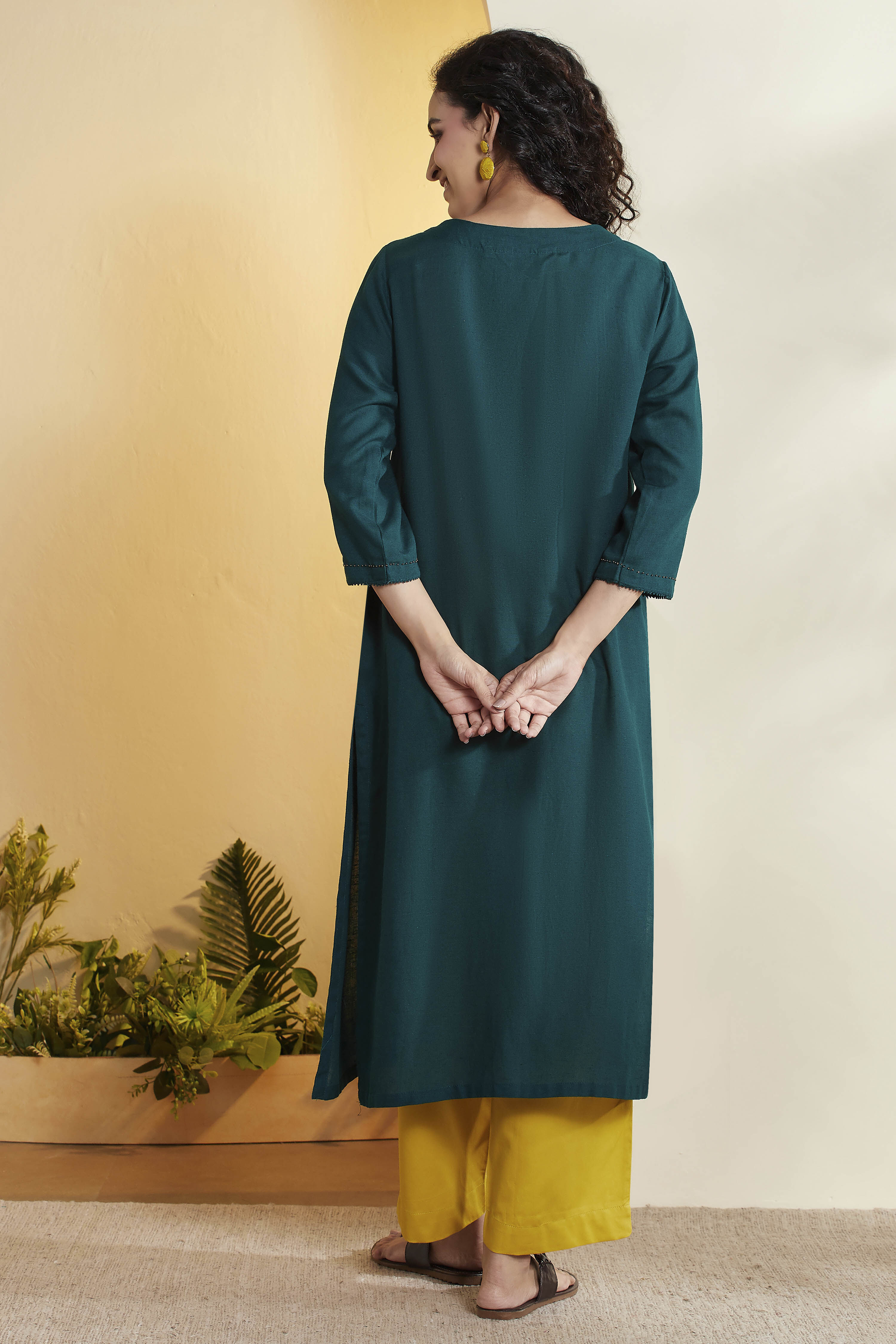 Bottle Green Viscose Rayon Embroidered Yoke Kurta image number 5