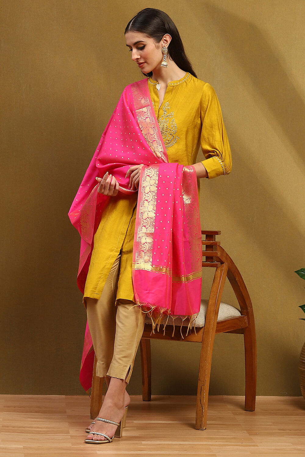 Pink Yarn-Dyed Festive Dupatta image number 0