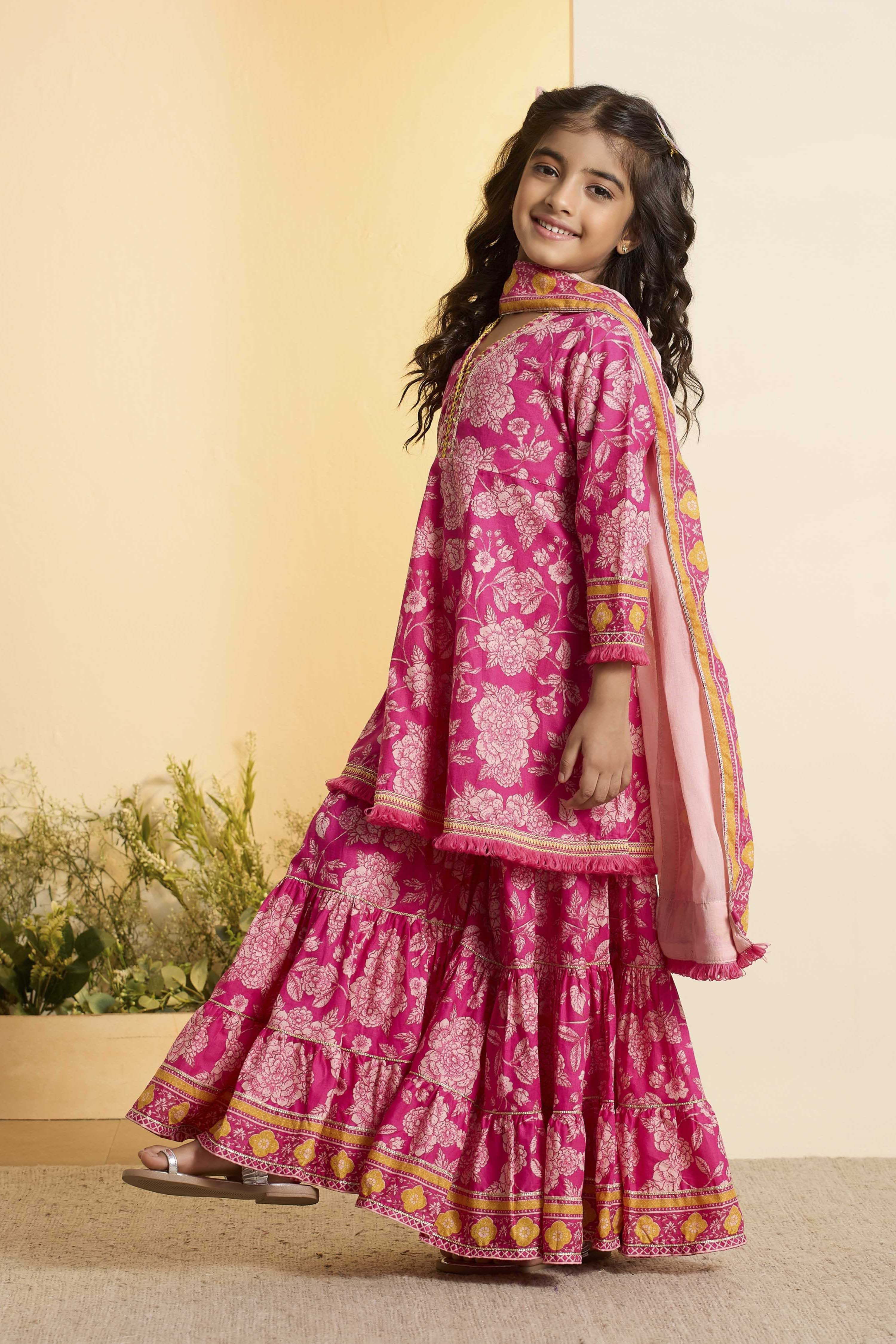 Pink Cotton Floral  Peplum Kurta Set image number 3